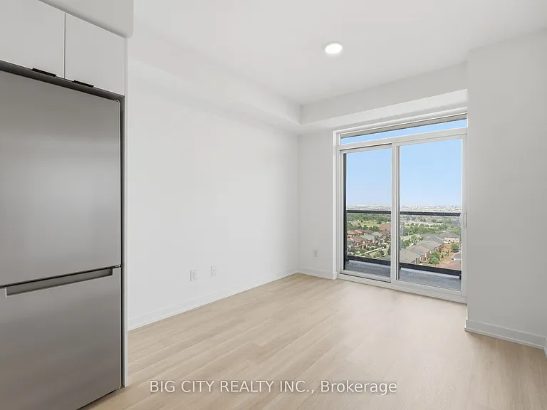 5105 Hurontario St #1401 — Photo 12