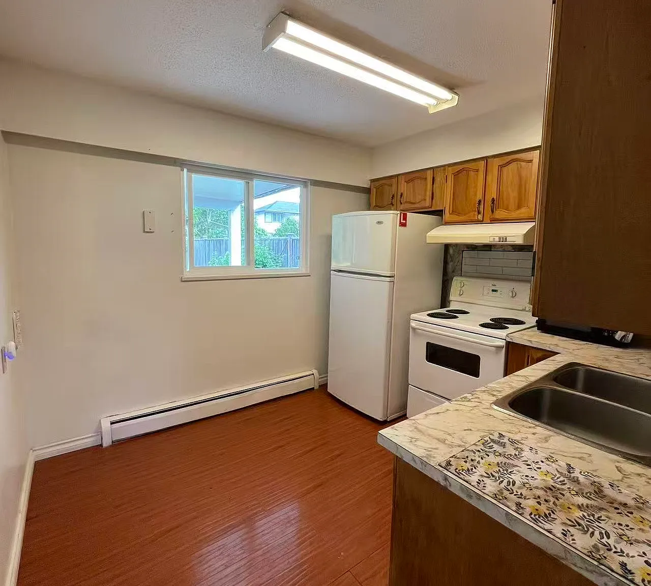 3 bed, 1500 sqft, $2,300 — Photo 2
