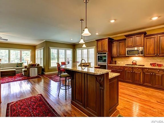 3rd image of 11968 Montfort Cir