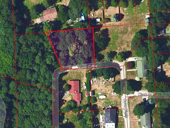 2nd image of 640 Cove Cir