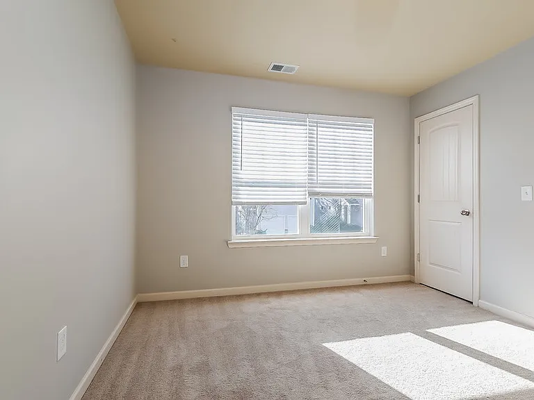 494 Lobdale Falls Dr — Photo 11
