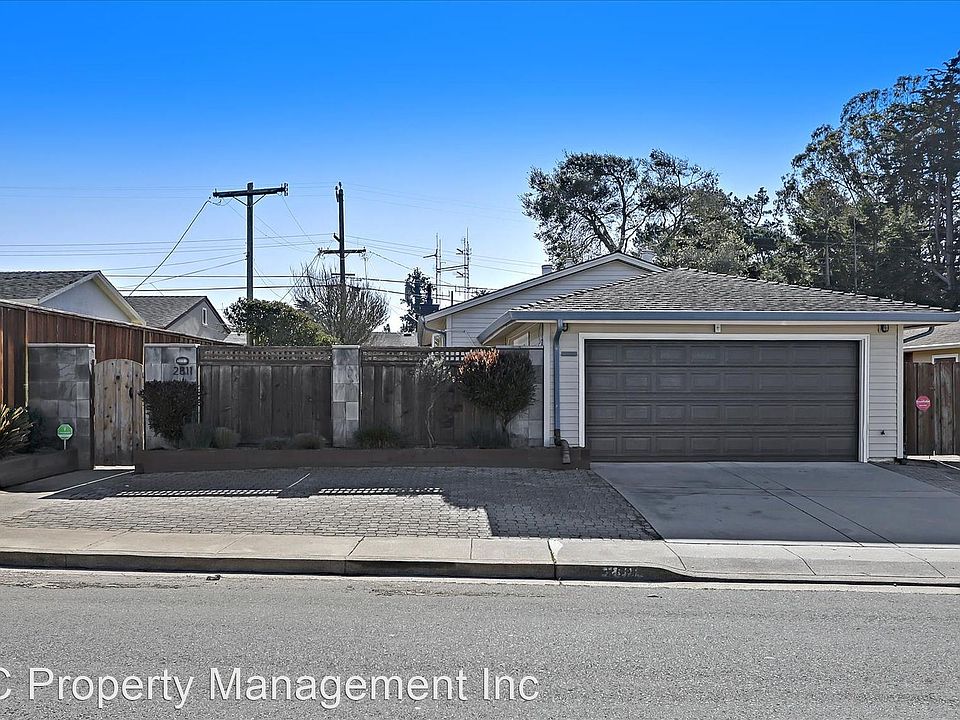 1st image of 2811 Rollingwood Dr