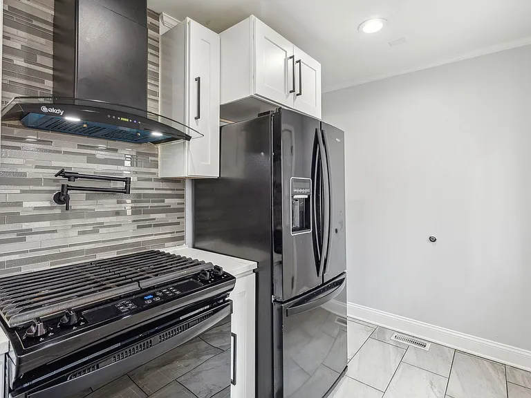 1450 N Marston St — Photo 27