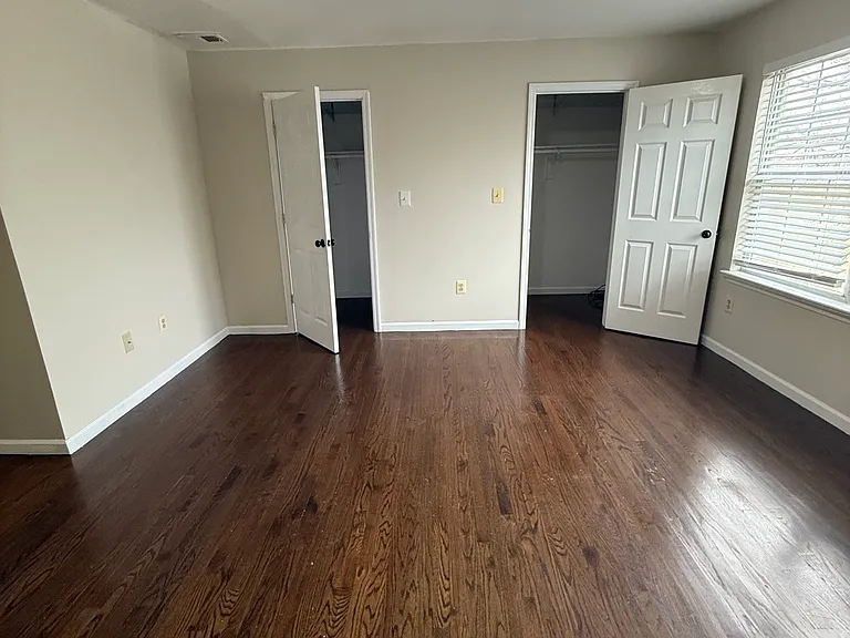 905 Olive St #1 — Photo 8