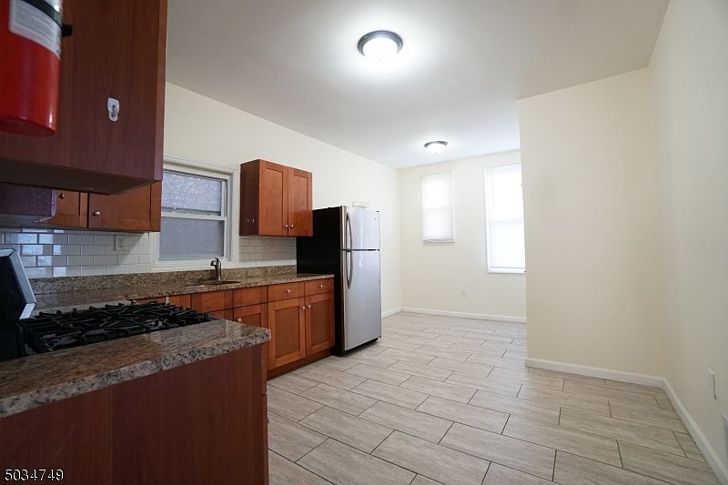 1st image of 290 N 6th St Floor 1