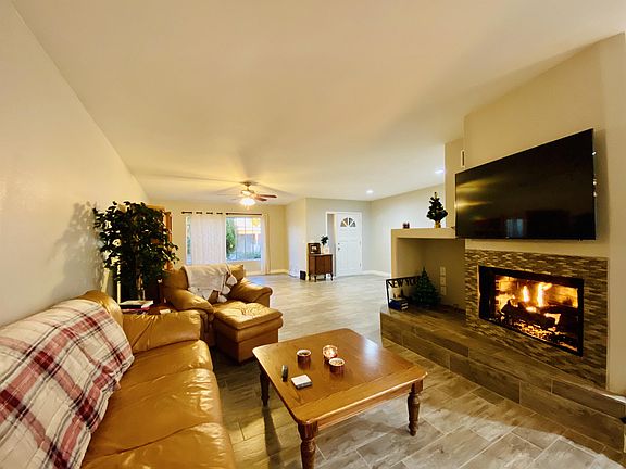 2nd image of 566 E Savannah St #1