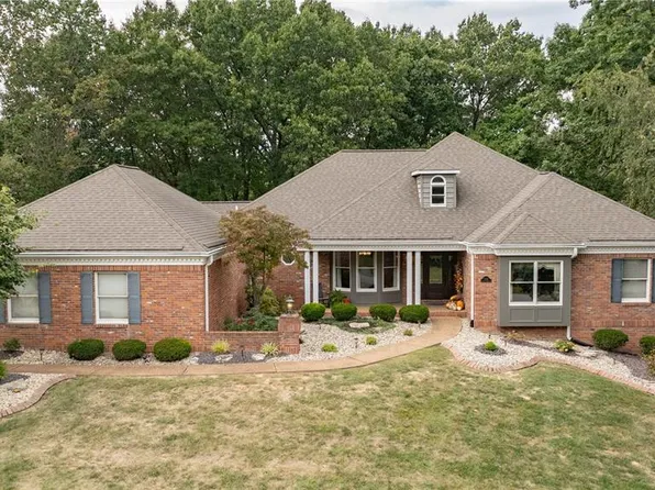 5212 Richland Woods Dr, Alton, IL 62002