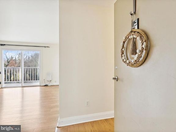 4th image of 1001 Chillum Rd APT 404