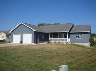 735 Eberlein Dr, Mauston, WI 53948