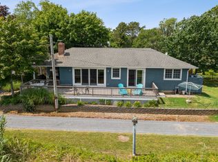 29 W Tiana Rd, Hampton Bays, NY 11946