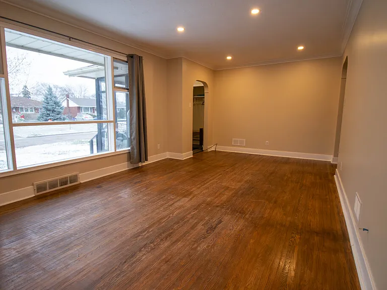 37 Franklin Blvd — Photo 3