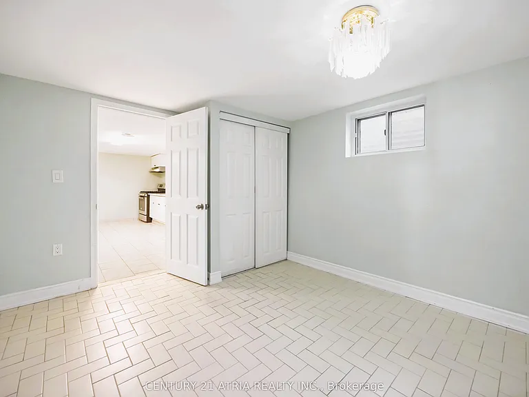 60 Council Cres — Photo 10