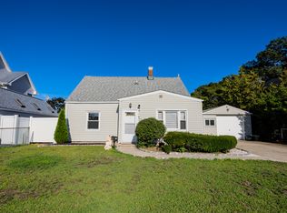 75 Ranch Ln, Levittown, NY 11756