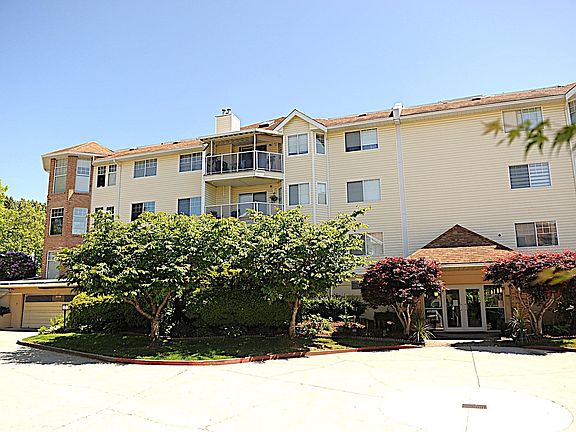 3rd image of 22611 116th Ave #104