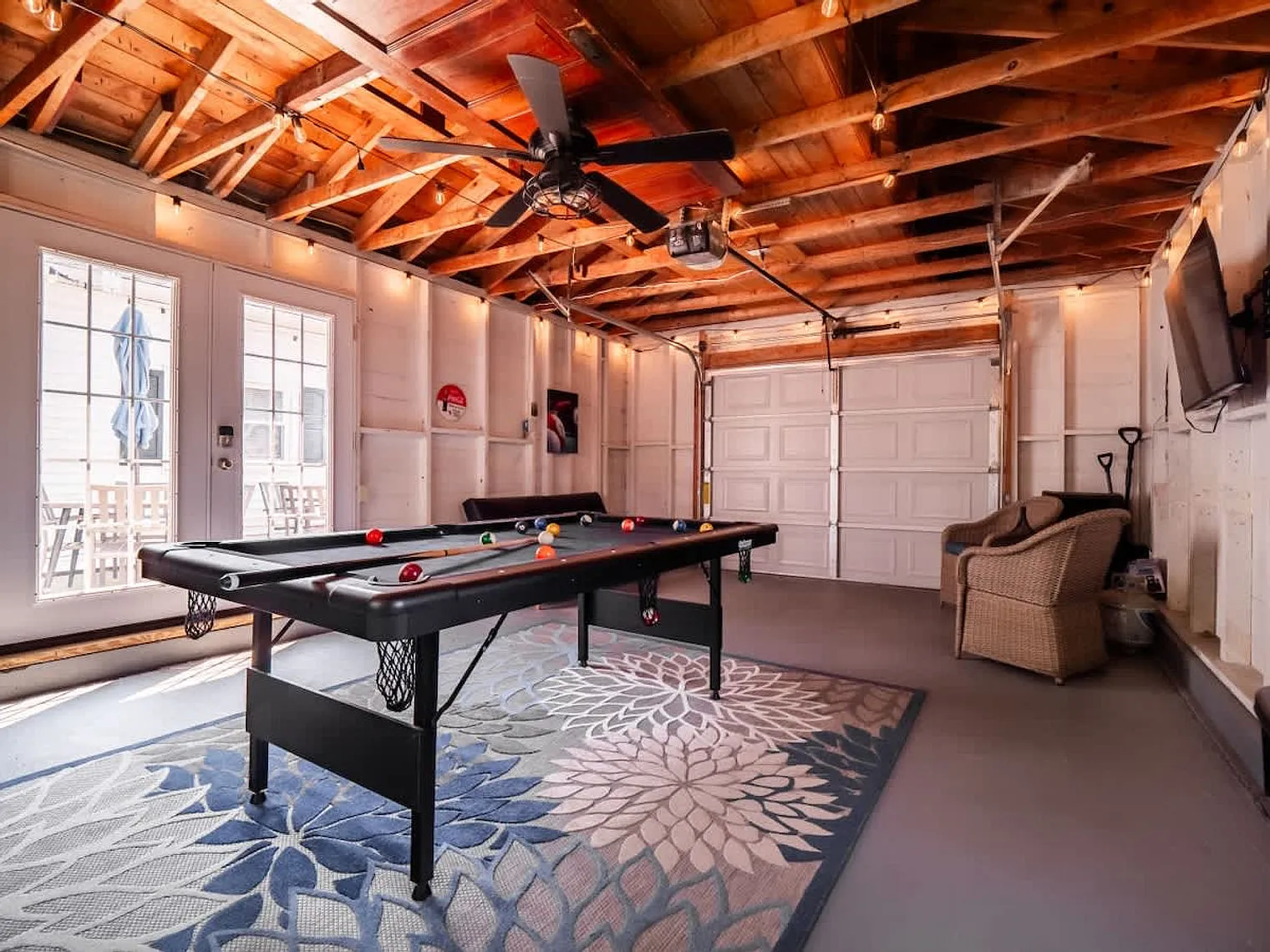 3 bed, 1.0 bath, $2,963 — Photo 2