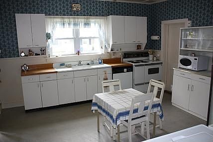 3rd image of 35 Parker St
