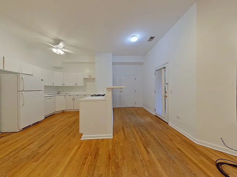 721-23 Briar — Photo 2