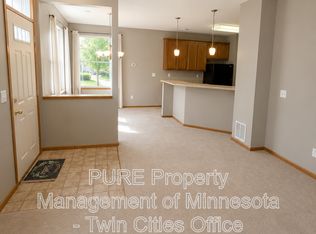 40 River Woods Dr W, Saint Paul Park, MN 55071