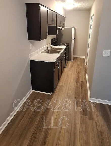 668 Knox Blvd #14 — Photo 2