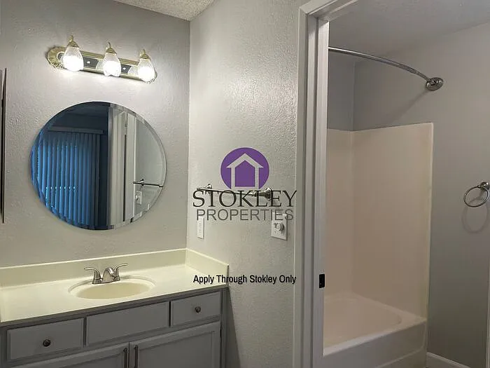 461 Camelback Rd — Photo 5