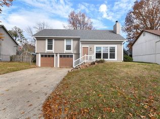 1968 E Stratford Rd, Olathe, KS 66062