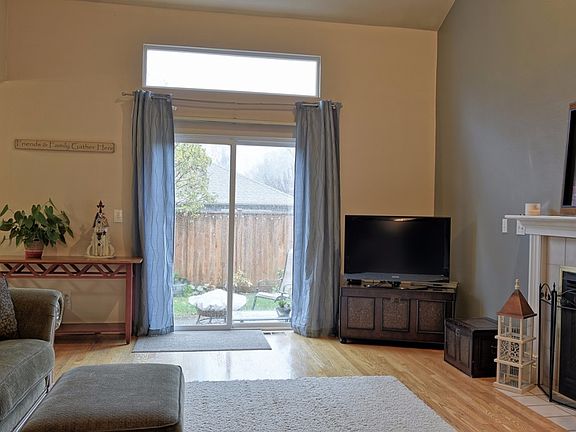3rd image of 9524 2nd St SE #10