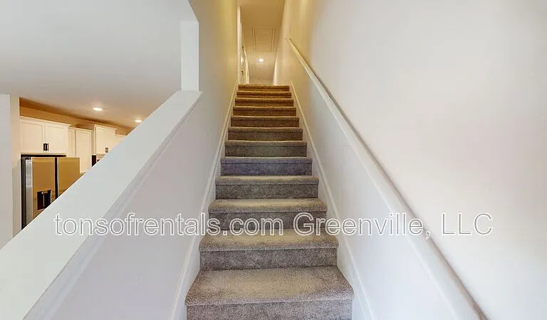 312 Highline Trl — Photo 6