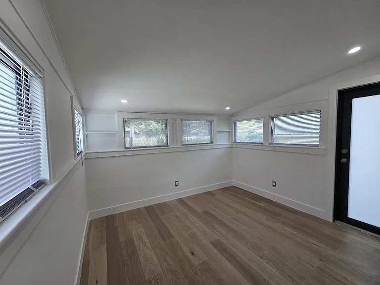 3809 S Olive Ave — Photo 13