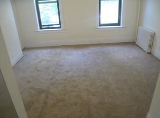 2559 35th St APT 2R, Astoria, NY 11103