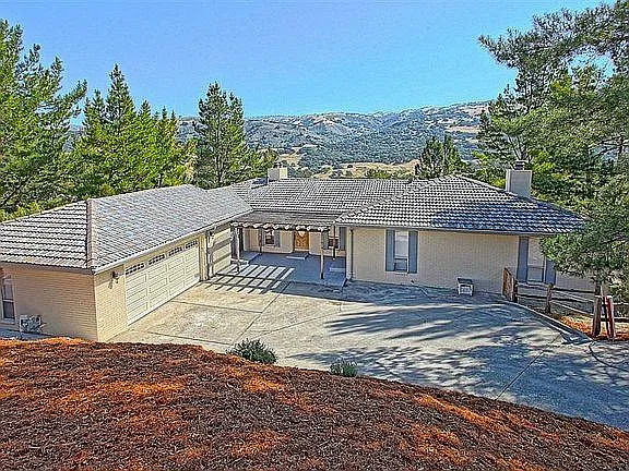 17474 Lakeview Dr — Photo 3
