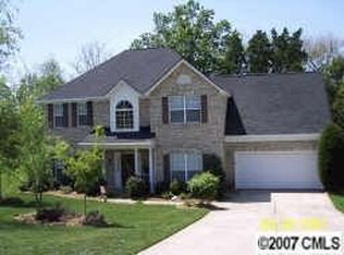 5645 Berry Ridge Dr, Harrisburg, NC 28075