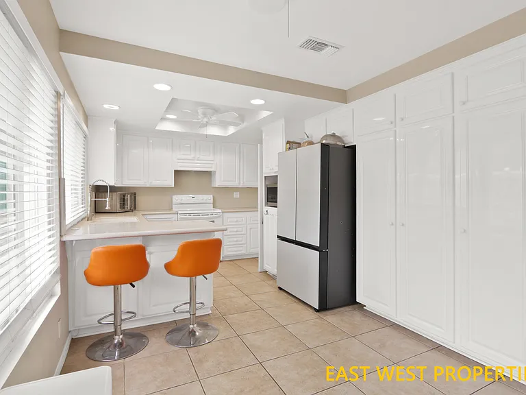 2409 Sommerset Dr — Photo 11
