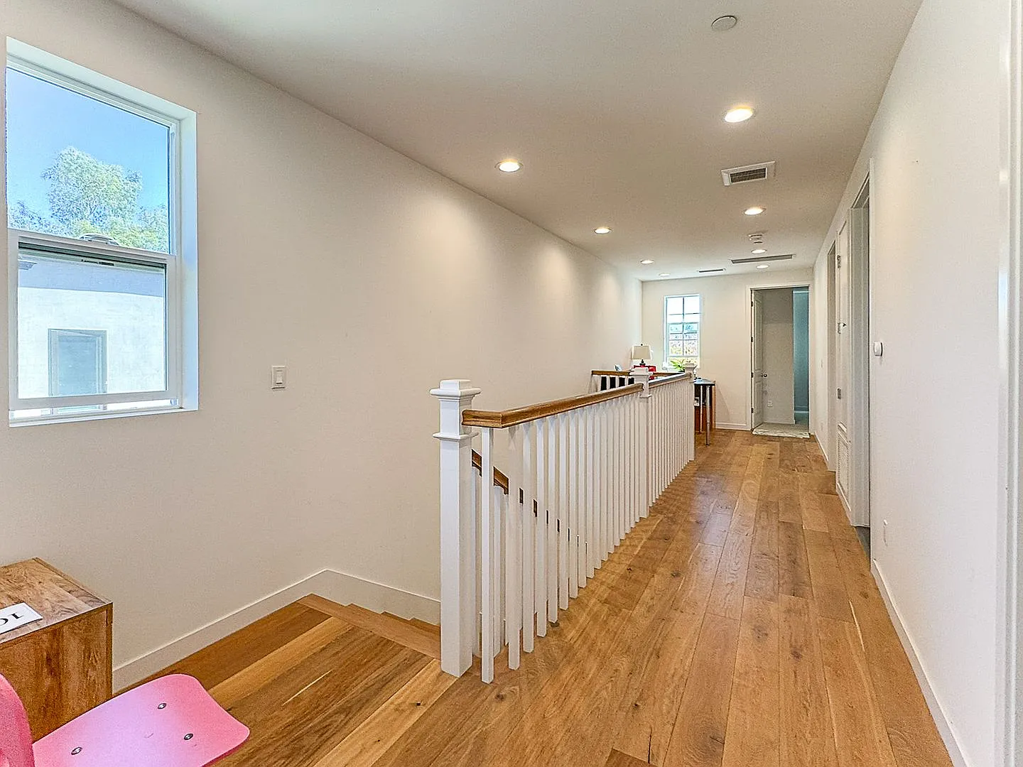 Beautifully Updated 4-Bedroom Home in Prime Palms Location — Photo 4