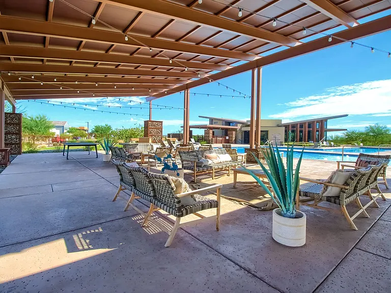 1005 E Paseo Way — Photo 13