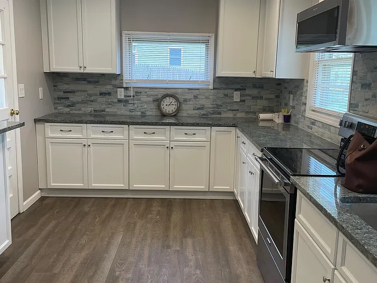 34 Port Jefferson Rd — Photo 4