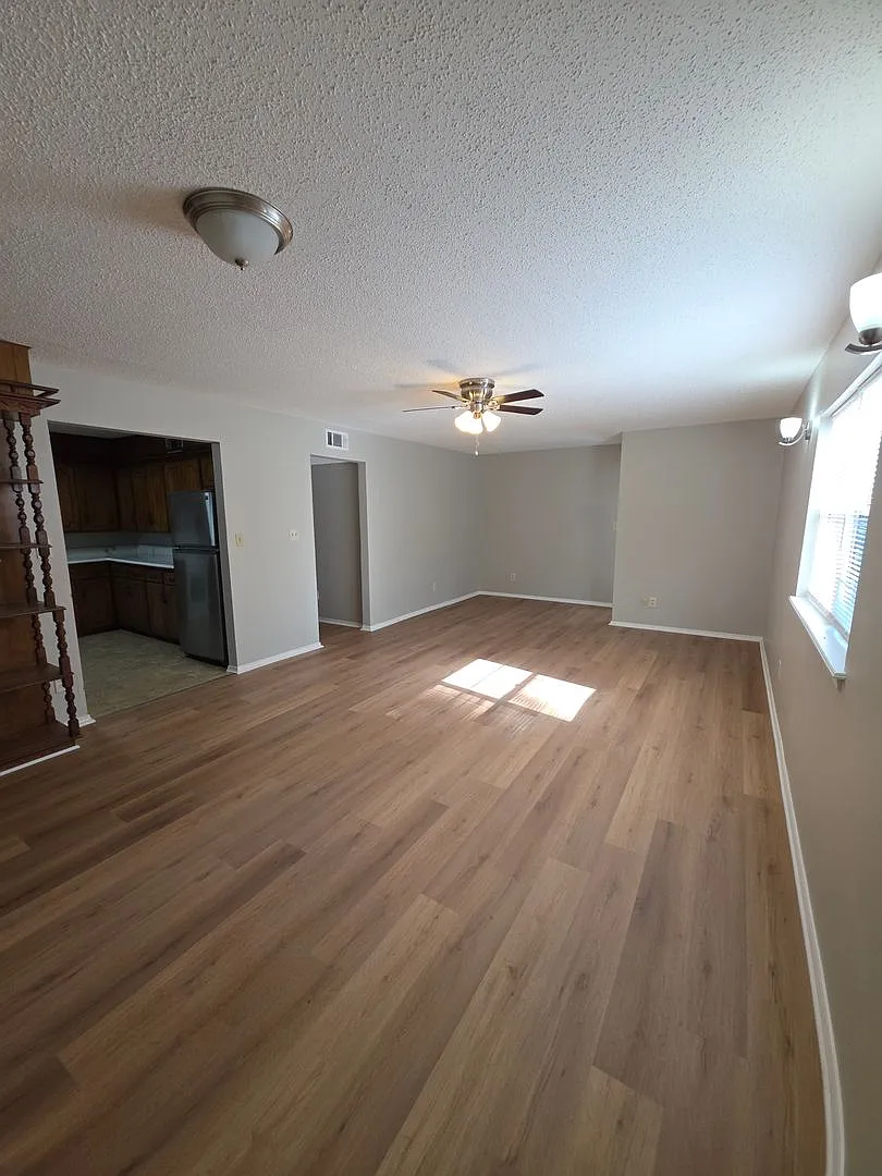 920 N. Fargo — Photo 3