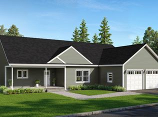 24 Forest Glen Ln, Topsham, ME 04086