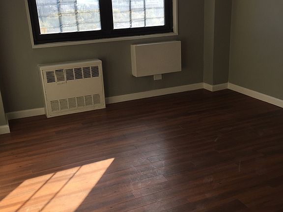 4th image of 1720 Bedford Ave APT 9A