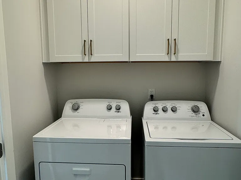 674 Miramar Ln — Photo 3