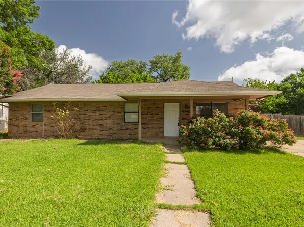 311 Denton Ct, Collinsville, TX 76233