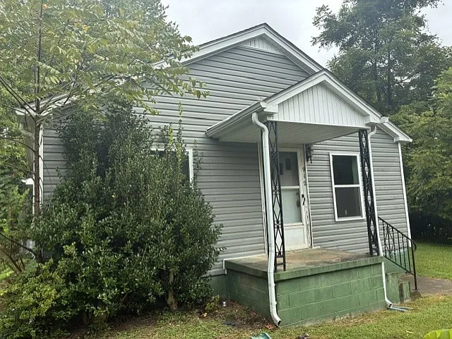 3 bed, 1344 sqft, $1,000 — Photo 2
