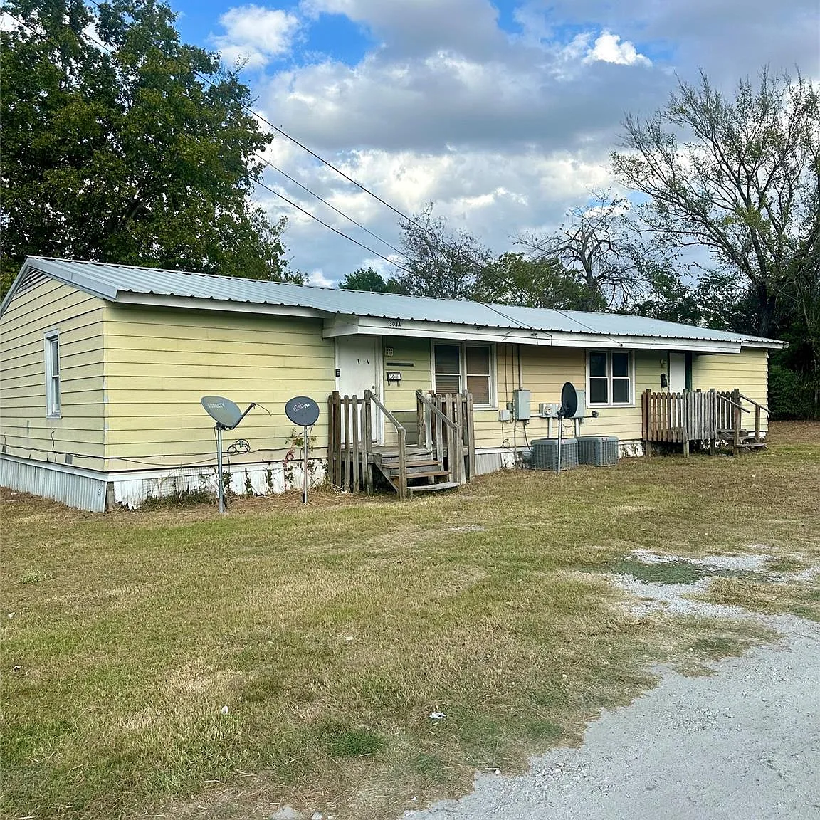 2 bed, 1.0 bath, 1888 sqft, $1,000 — Photo 2