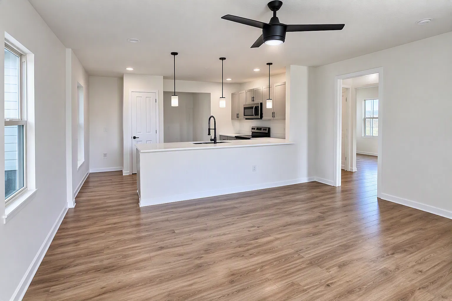 3 bed, 1082 sqft, $1,750 — Photo 2