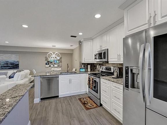 4th image of 14917 Wedgefield Dr APT 203