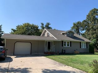 2 Isaacs Dr, Pennsville, NJ 08070