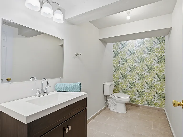 4421 Honeysuckle Dr — Photo 38