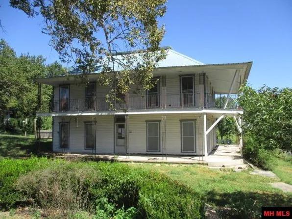 300 W 3rd St, Yellville, AR 72687