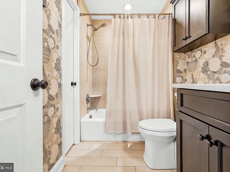 1750 Oakwood Ter #17A — Photo 15