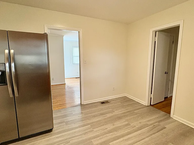 903 Homestead Ave — Photo 9