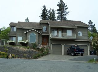 2207 NW Oxford Cir, Grants Pass, OR